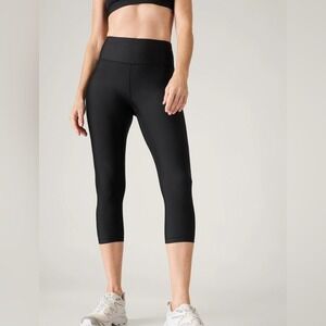 Athleta Black High Rise Capri Leggings Yoga Running Pants 405659 Small